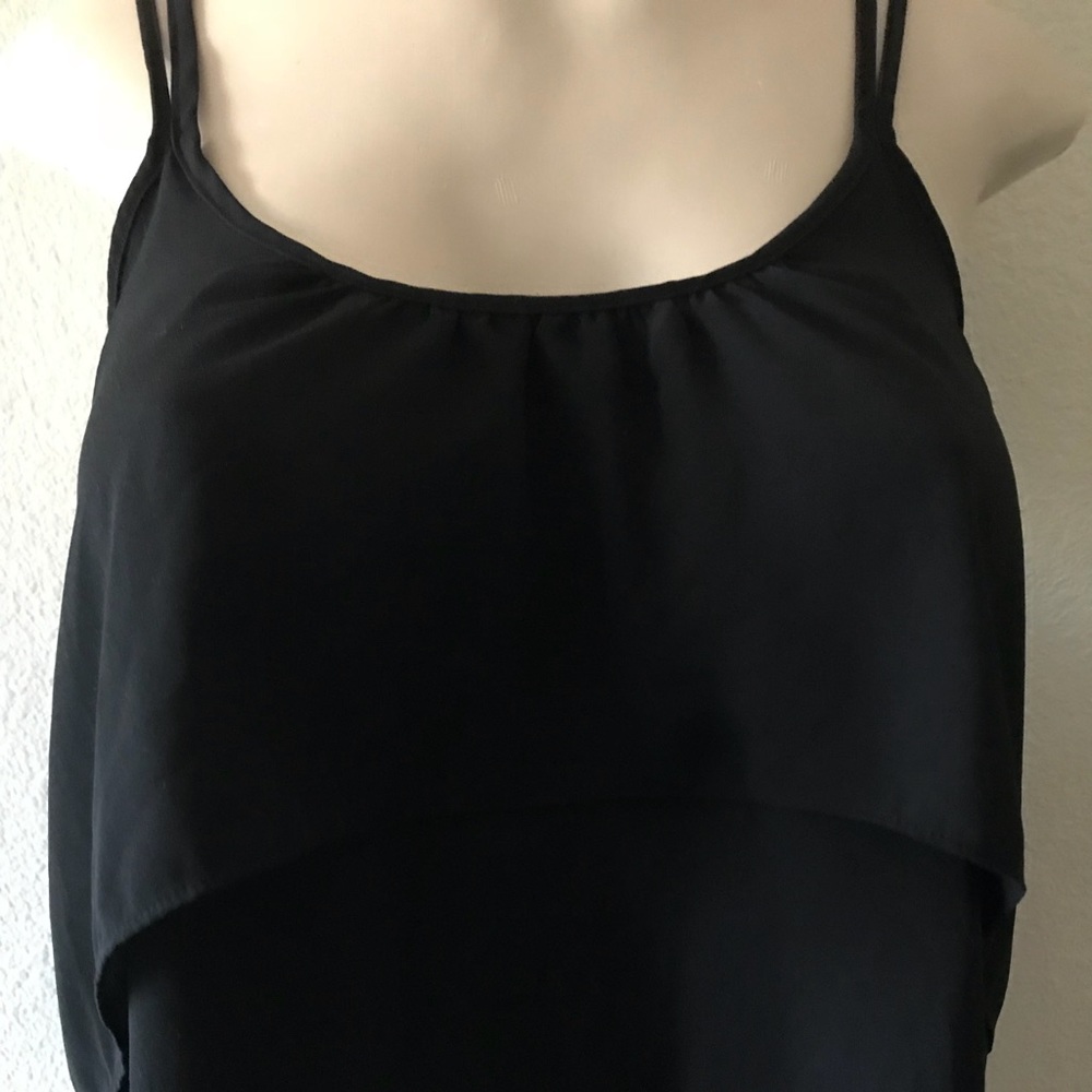 Cute and Sexy Ruffle Top. EUC